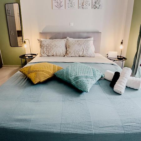 Metro Chic Haven: Modernized Urban Studio Near The Tram Athen Exterior foto