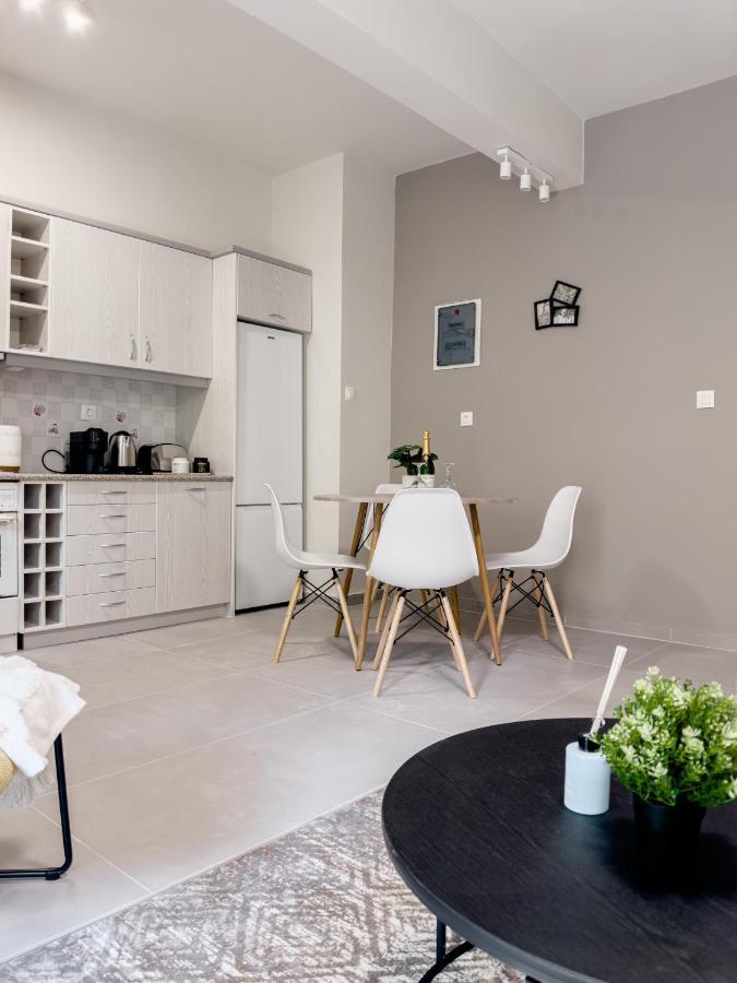 Metro Chic Haven: Modernized Urban Studio Near The Tram Athen Exterior foto