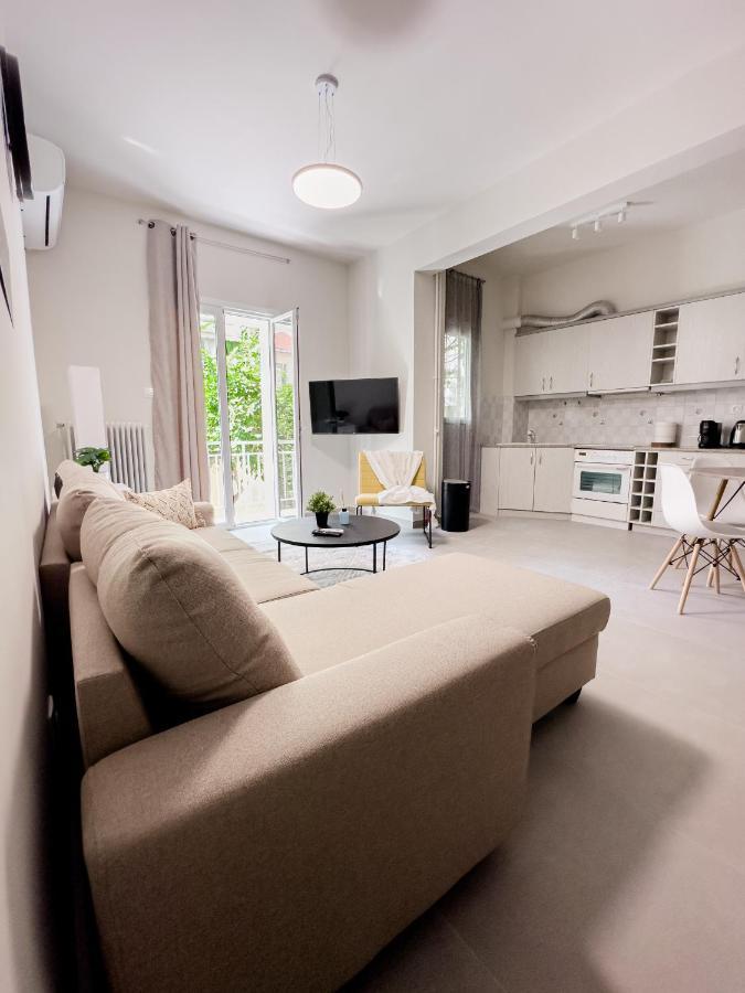 Metro Chic Haven: Modernized Urban Studio Near The Tram Athen Exterior foto