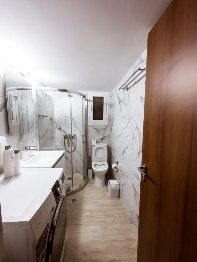Metro Chic Haven: Modernized Urban Studio Near The Tram Athen Exterior foto
