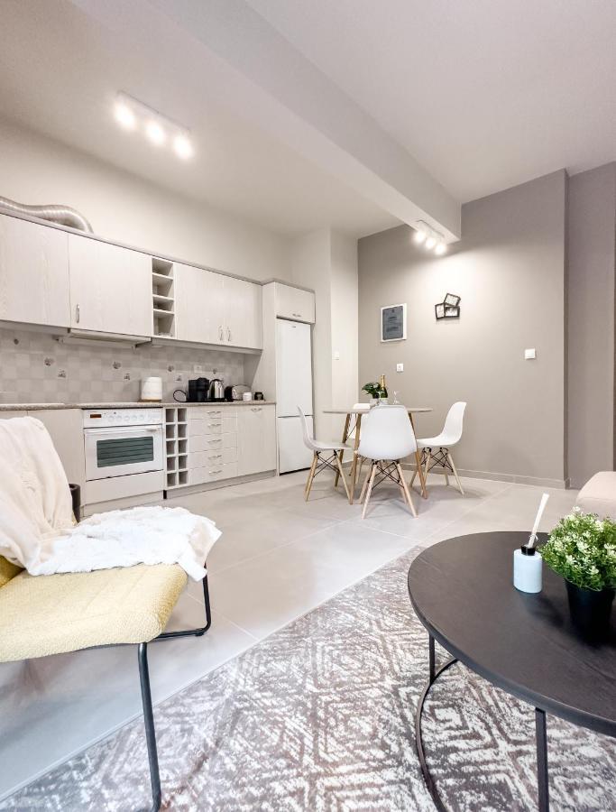 Metro Chic Haven: Modernized Urban Studio Near The Tram Athen Exterior foto