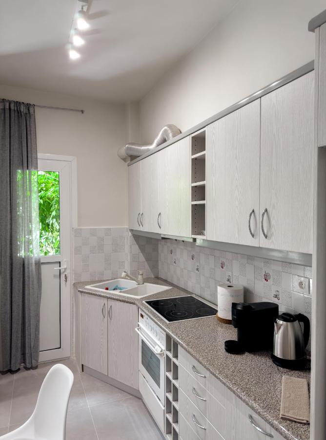 Metro Chic Haven: Modernized Urban Studio Near The Tram Athen Exterior foto